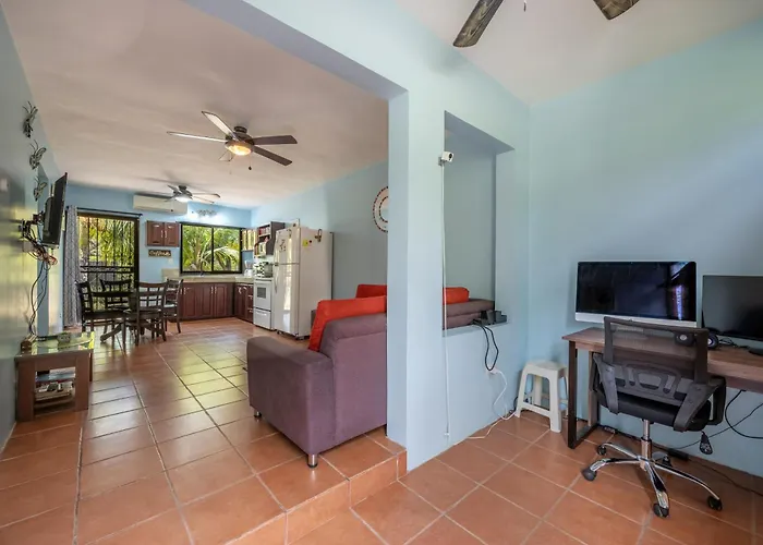 Walk To Playa Ocotal! 2br W/ Pool Apartamento *