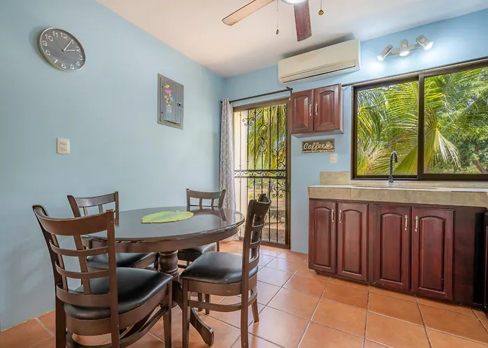 Walk To Playa Ocotal! 2br W/ Pool Apartamento Coco