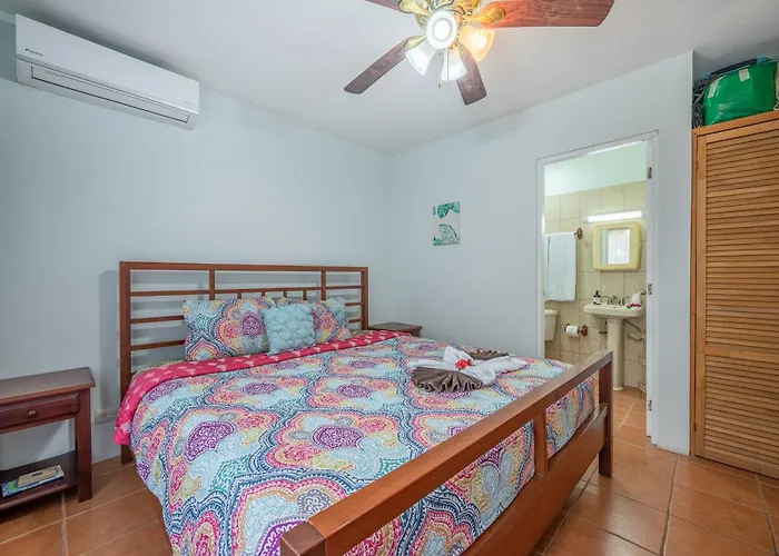 Walk To Playa Ocotal! 2br W/ Pool