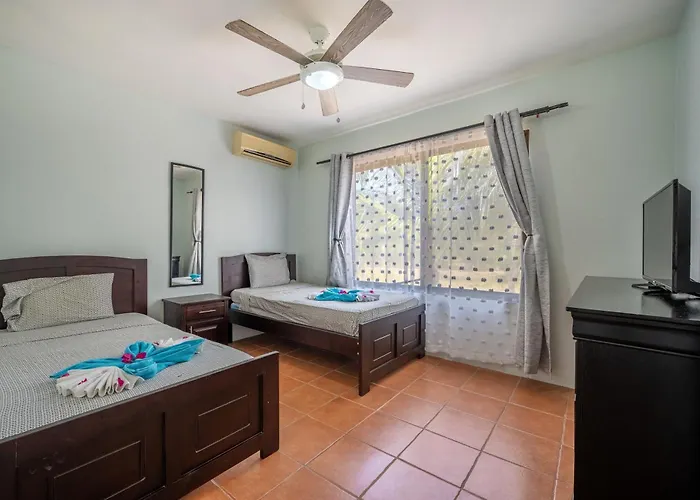Walk To Playa Ocotal! 2br W/ Pool Apartamento Coco