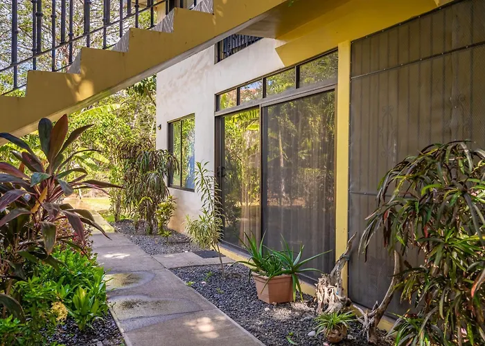 Walk To Playa Ocotal! 2br W/ Pool Apartamento